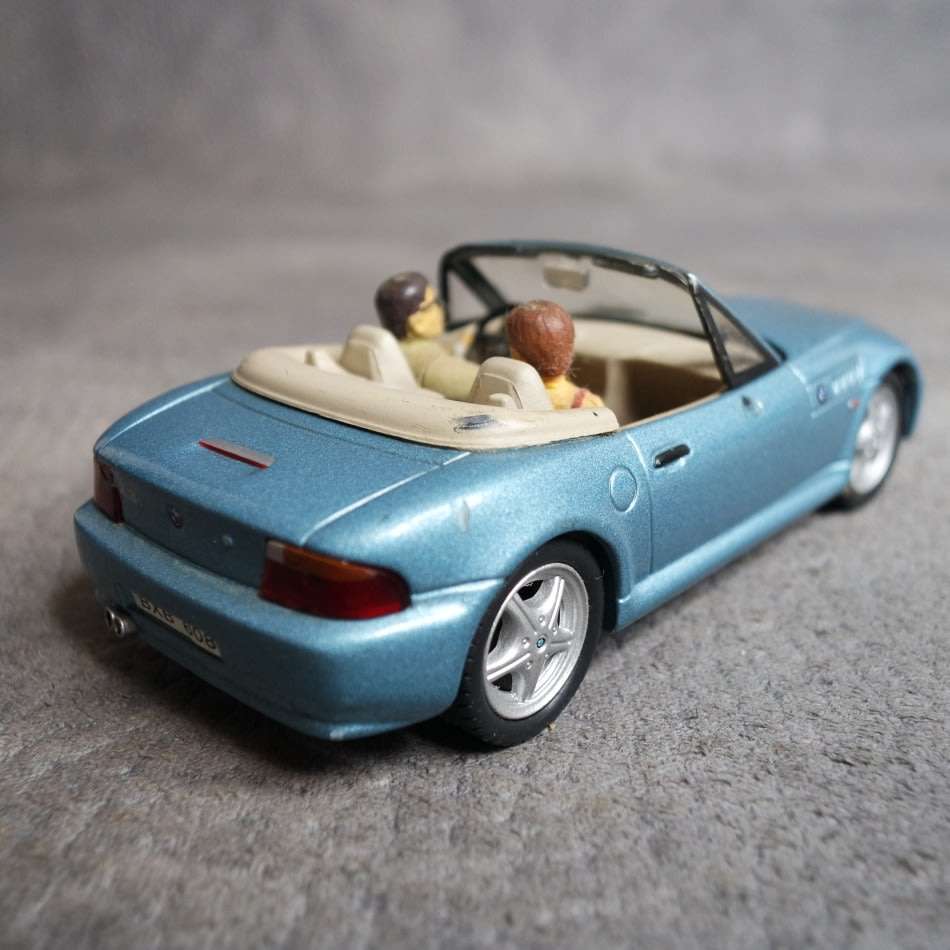 Detailed Die Cast Metal Scale 1:43 BMW Z3