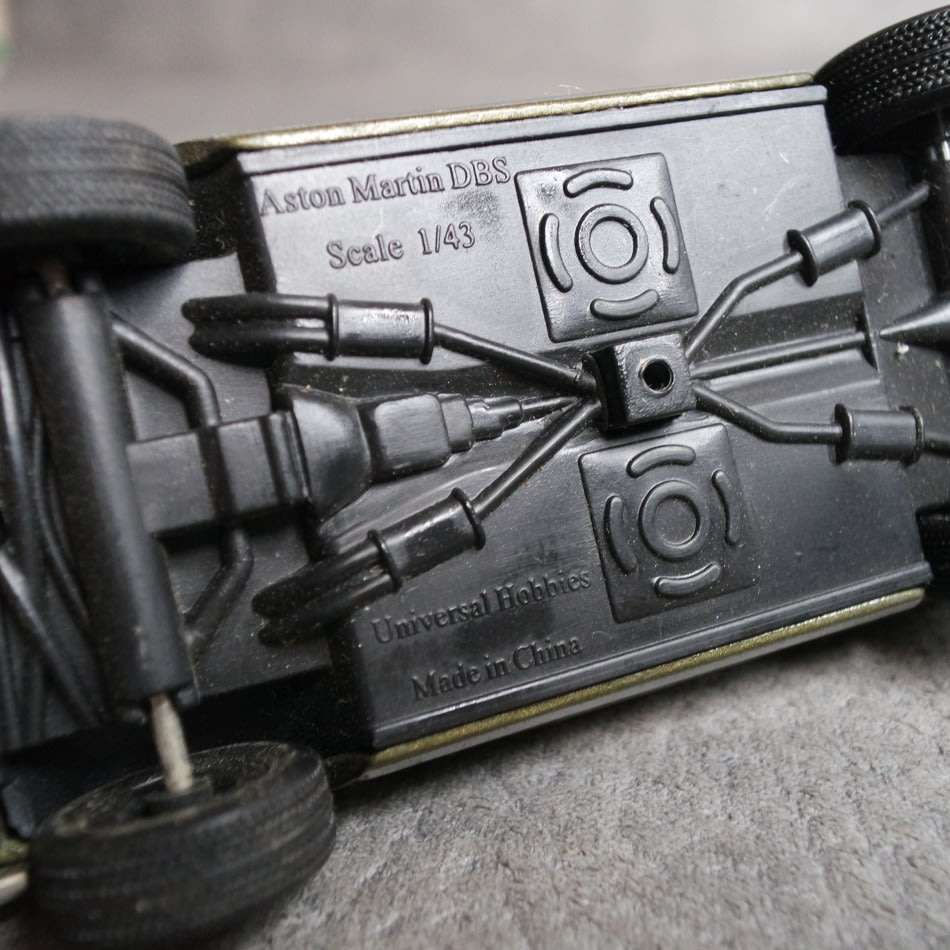 Detailed Die Cast Metal Scale 1:43 Aston Martin DBS