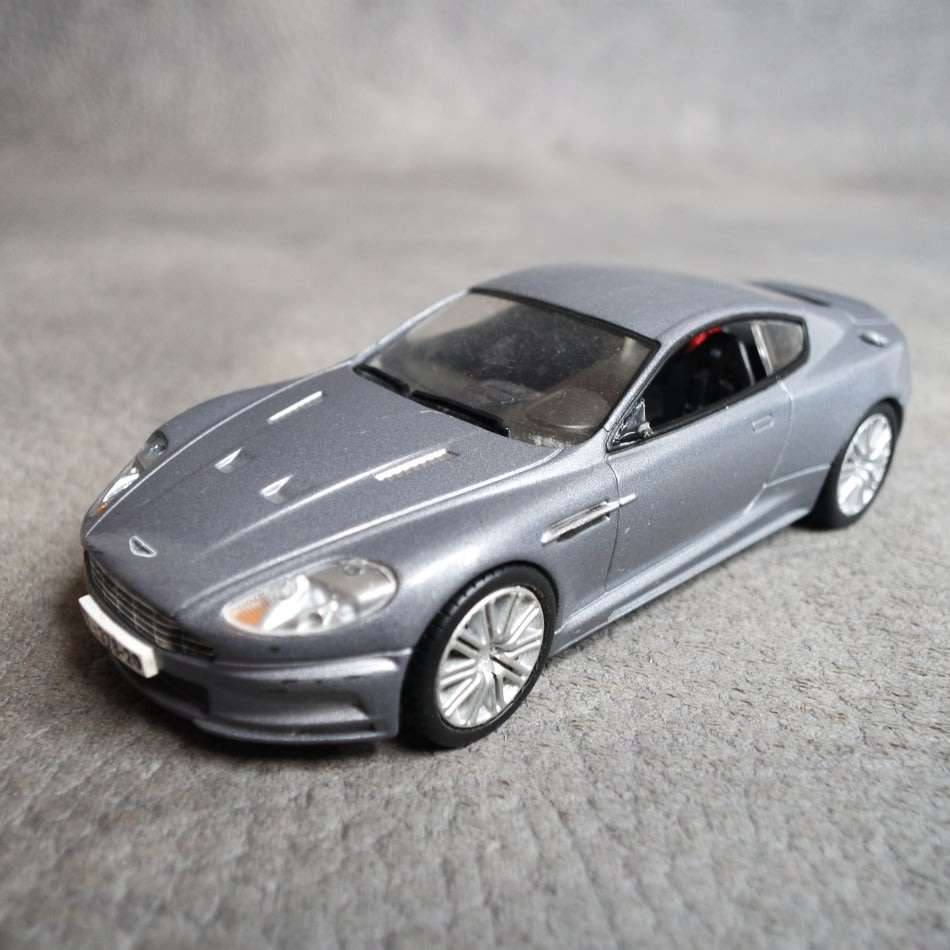 Detailed Die Cast Metal Scale 1:43 Aston Martin DBS