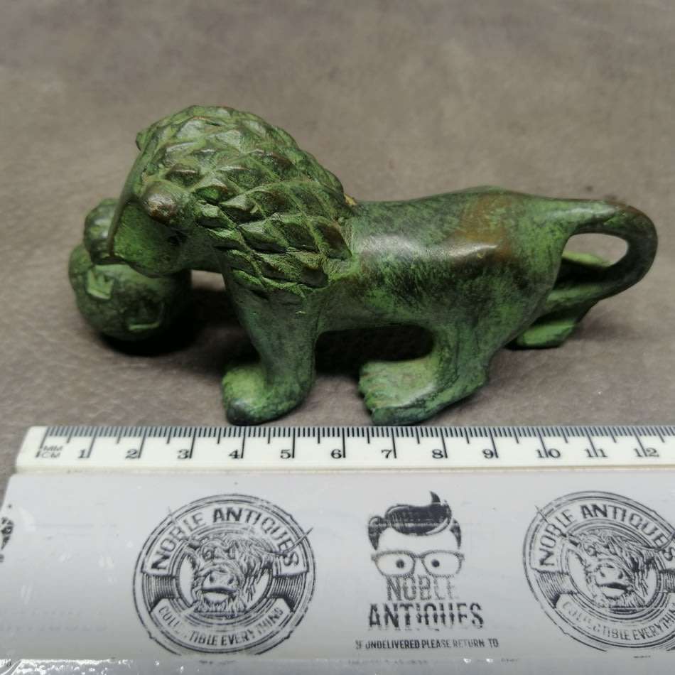 Cast Bronze Antique Lion Paperweight!!!
