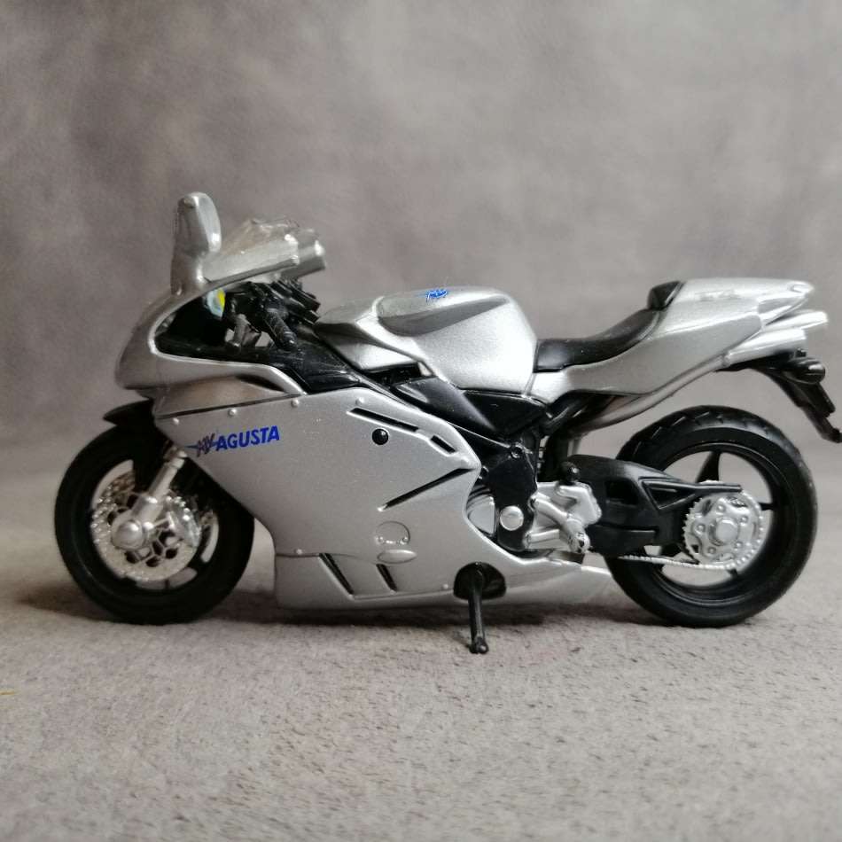 MV Augusta Detailed Die Cast Model Motorcycle Scale 1:18