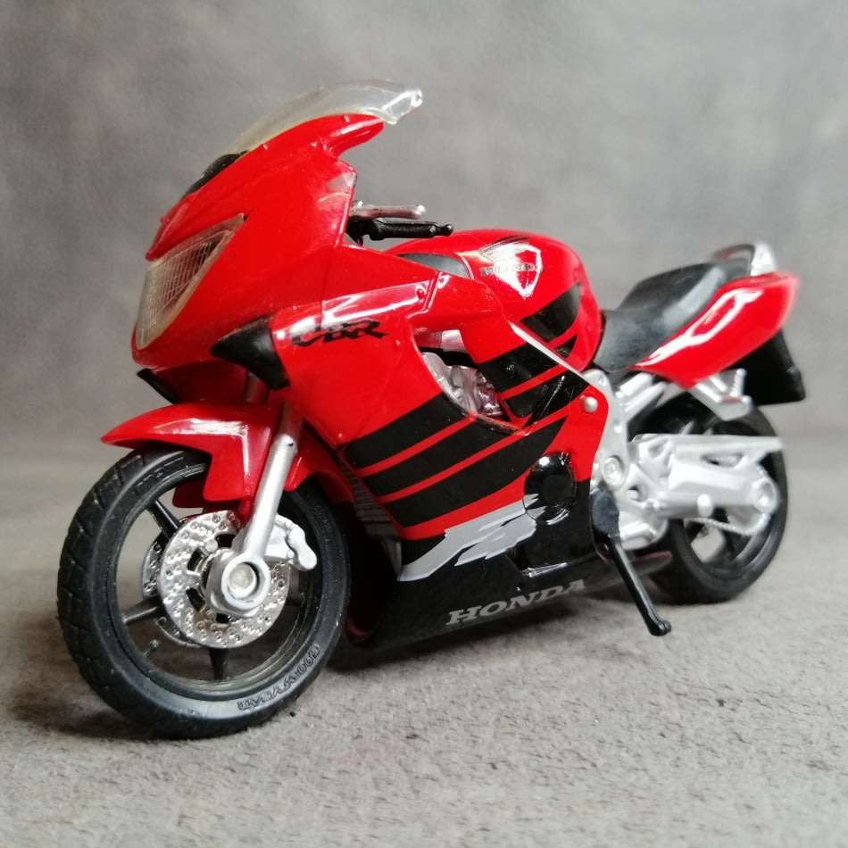 Honda CBR Die Cast Model Motorcycle Scale 1:18