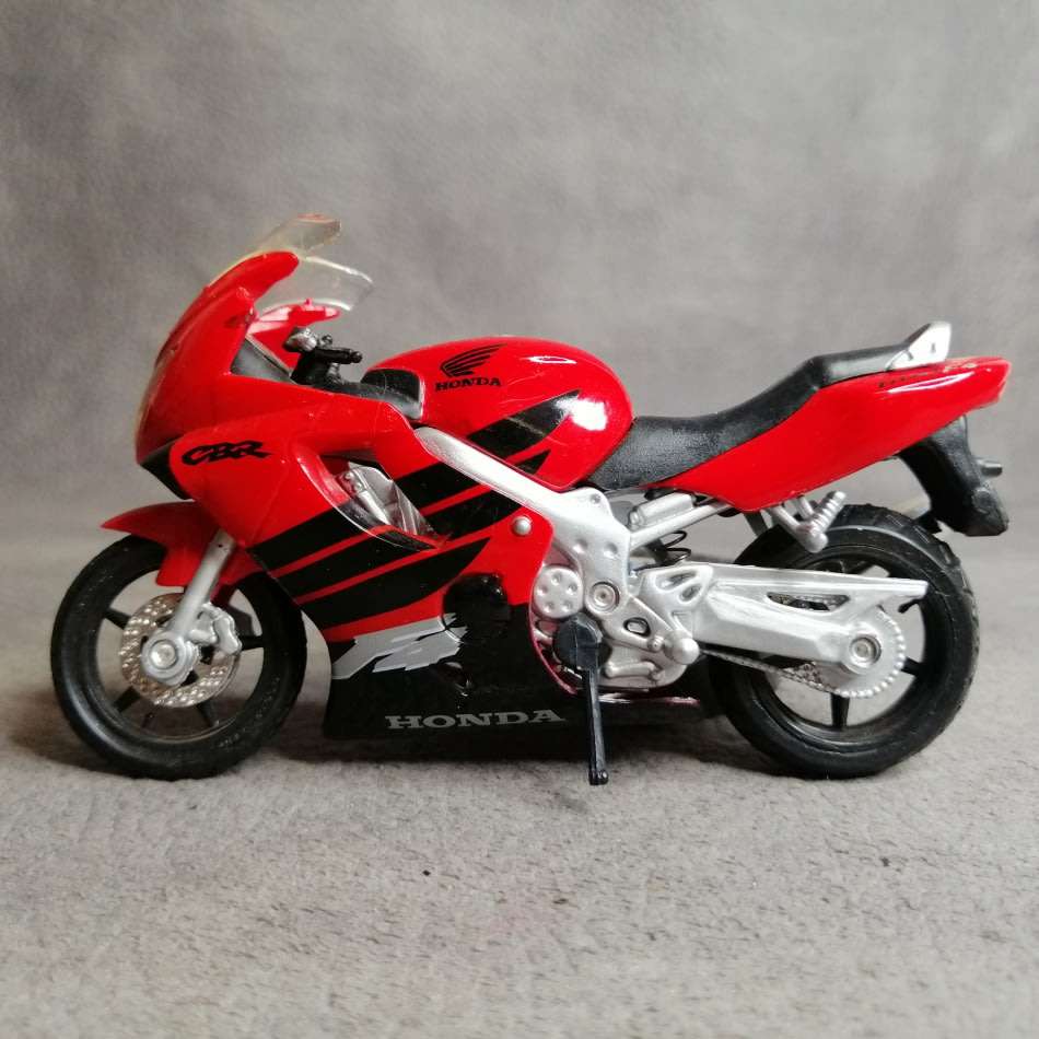 Honda CBR Die Cast Model Motorcycle Scale 1:18