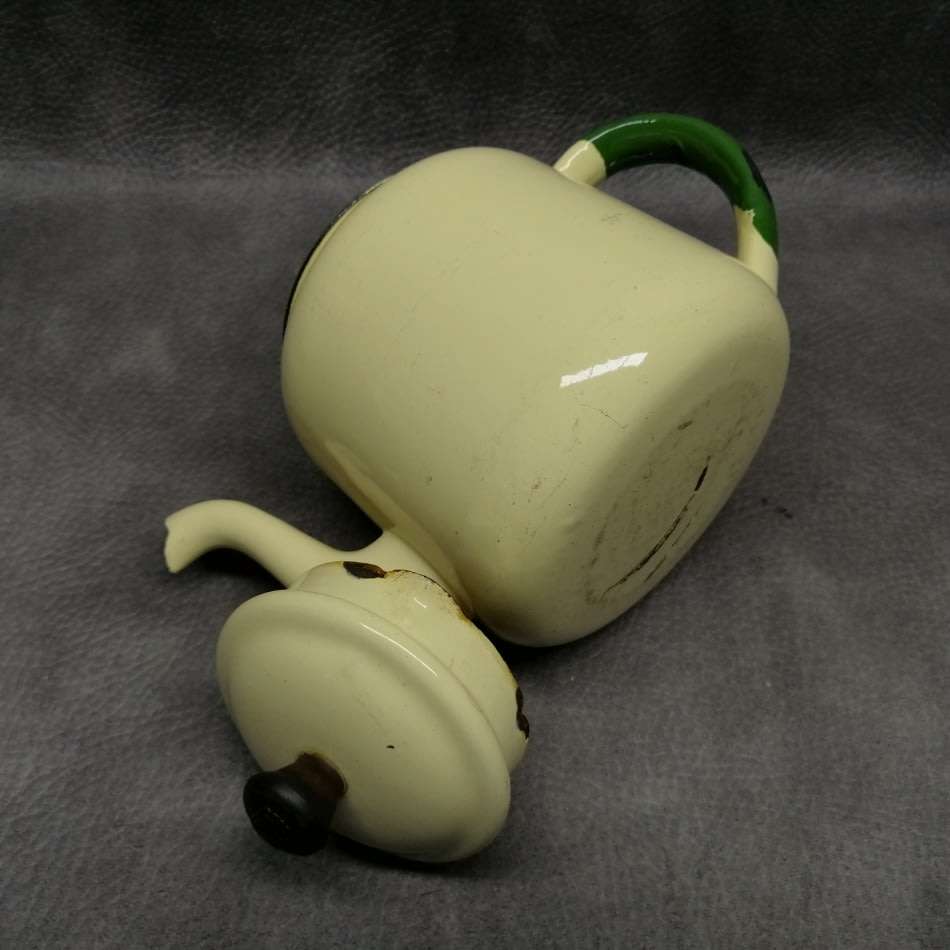 Super Cool!!! Vintage Yellow and Green Trim Heavy Weight Enamelware Coffee Pot!!!