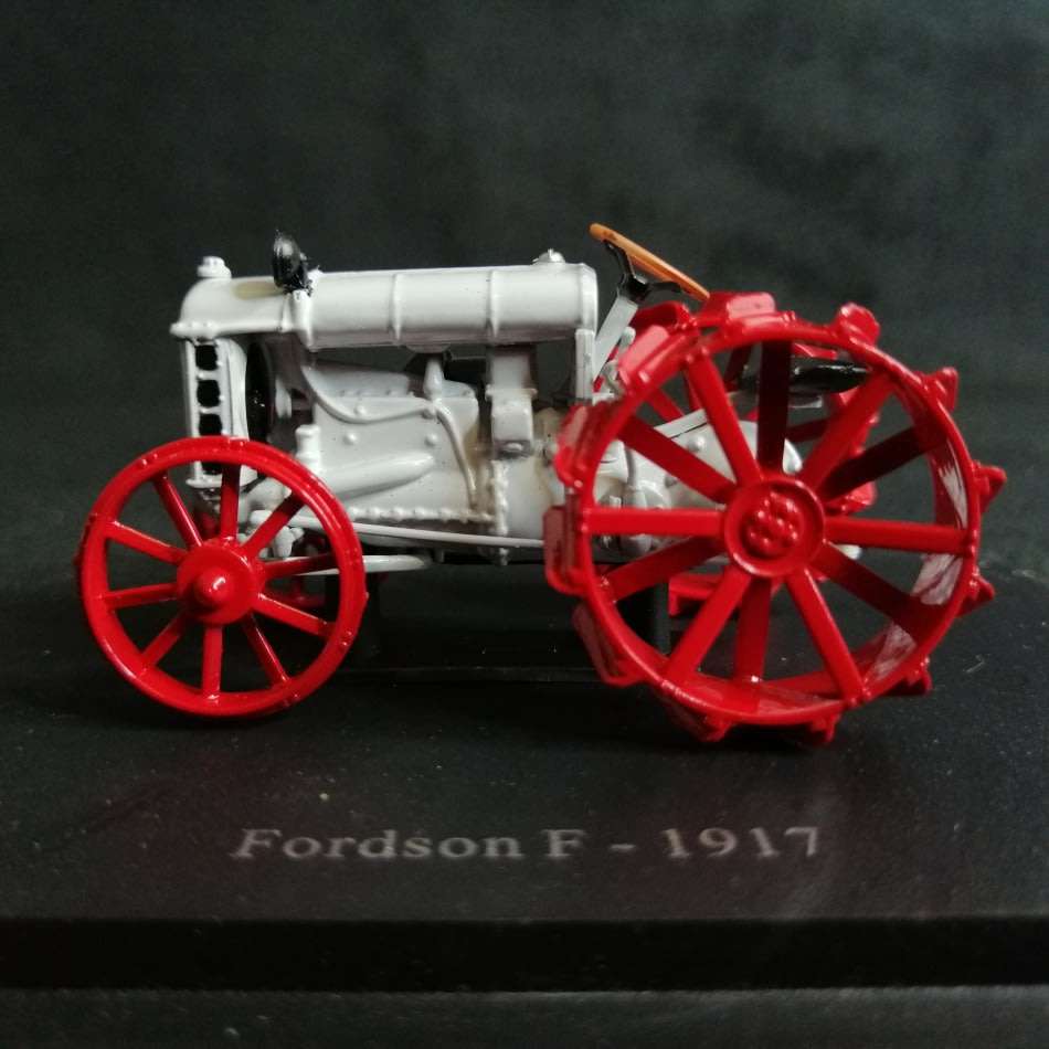 Detailed Die Cast Metal 1917 Fordson F Tractor !!!