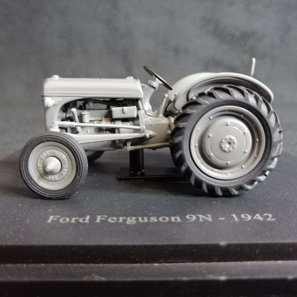 Detailed Die Cast Metal 1942 Ford Ferguson 9N Tractor !!!