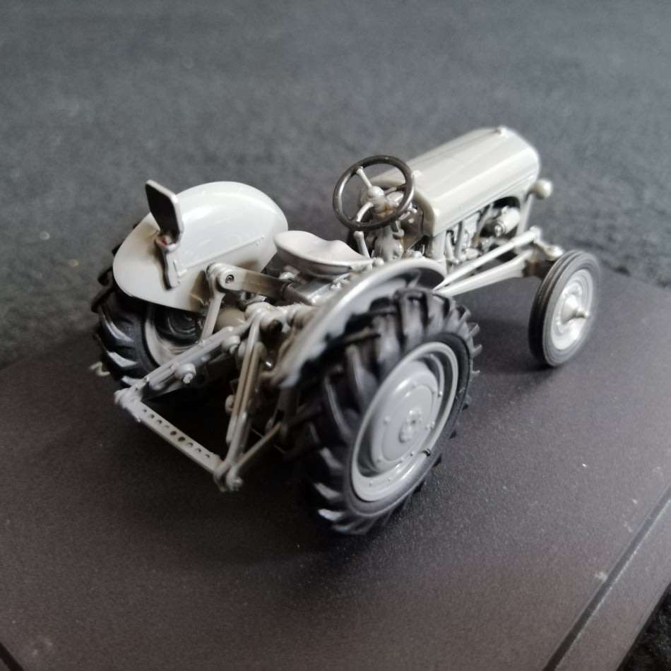Detailed Die Cast Metal 1942 Ford Ferguson 9N Tractor !!!