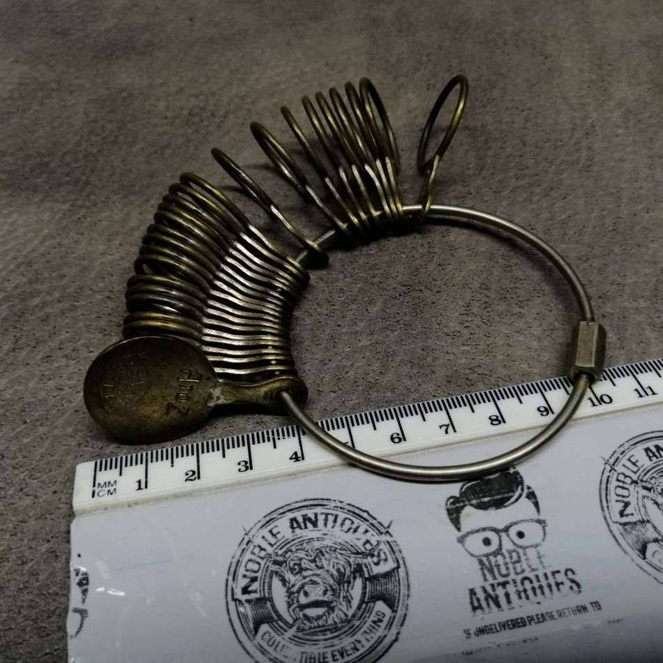 Vintage Metal Ring Measure Set!!!