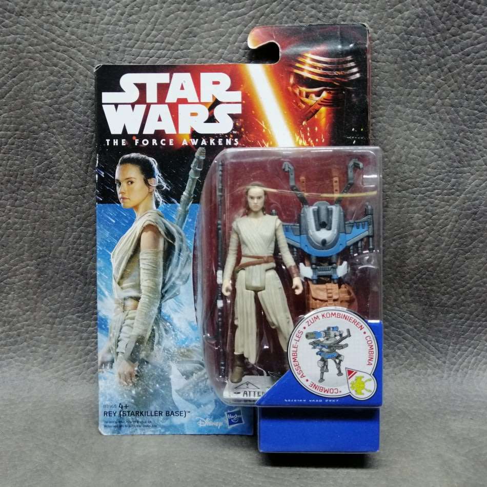Original Carded Star Wars REY Starkiller Base Figurine !!!