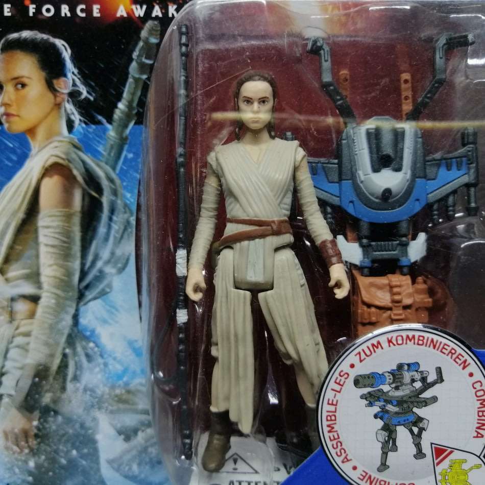 Original Carded Star Wars REY Starkiller Base Figurine !!!
