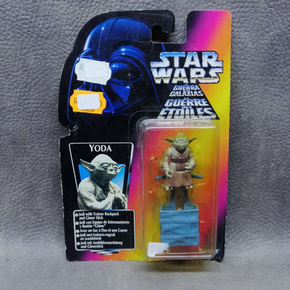 Original 1996 Kenner Carded Star Wars Yoda Figurine !!!