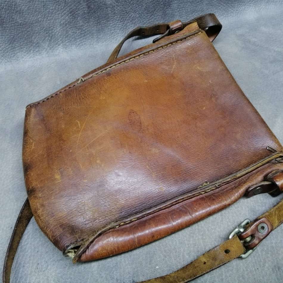 Vintage Genuine Leather Cross Over Bag!!!