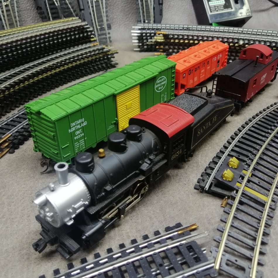 Large Model Power Train Set, Immaculate Condition, Extra Lima Tracks, Not Tested - Like New!!!