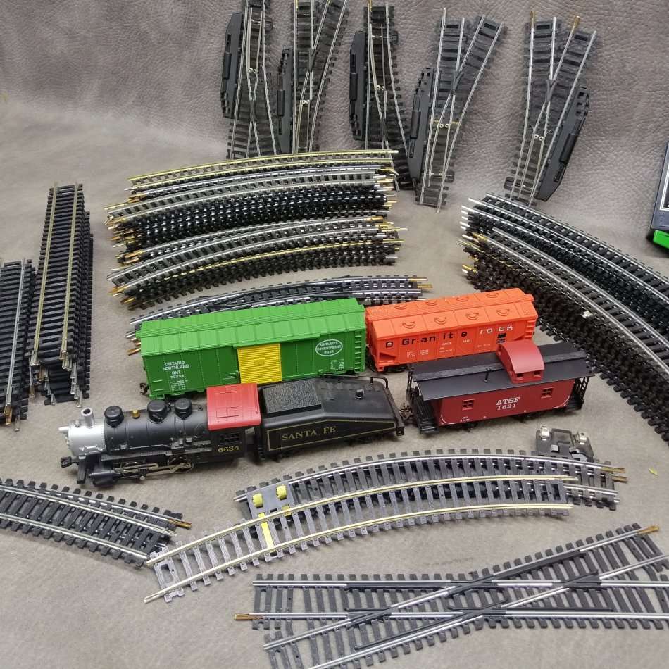 Large Model Power Train Set, Immaculate Condition, Extra Lima Tracks, Not Tested - Like New!!!