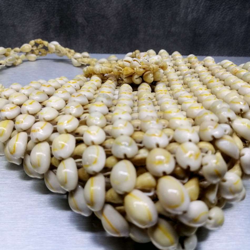 Fantastic!!! Highly Detailed Handcrafted Sea Shell Hand Bag!!!