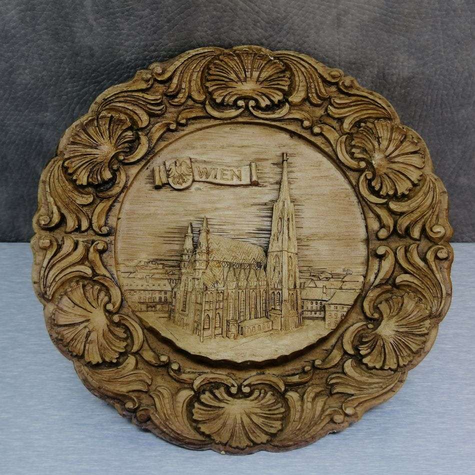 Fantastic!!! Highly Detailed Wood Finish 3D Relief German Wien Display Plate!!!