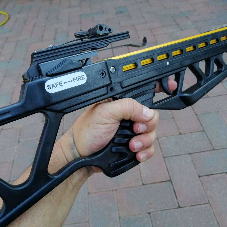 FANTASTIC!!! Large Original Female Professional Crossbow !!!