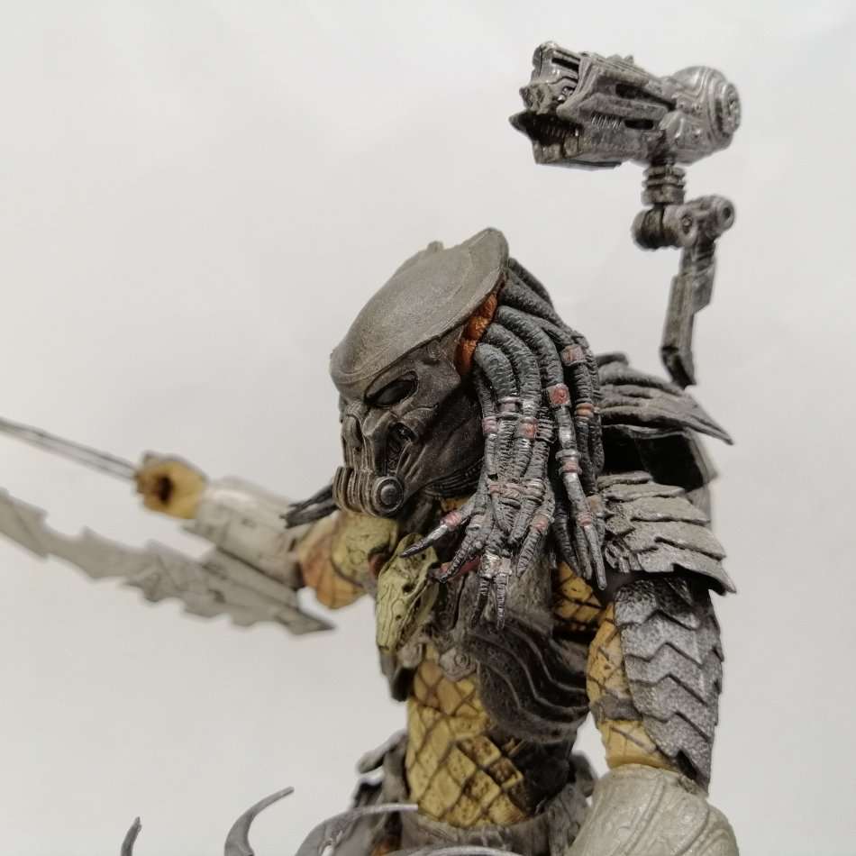 FANTASTIC!!! Highly Detailed Original Predator Figurine (230mm) Figure 1