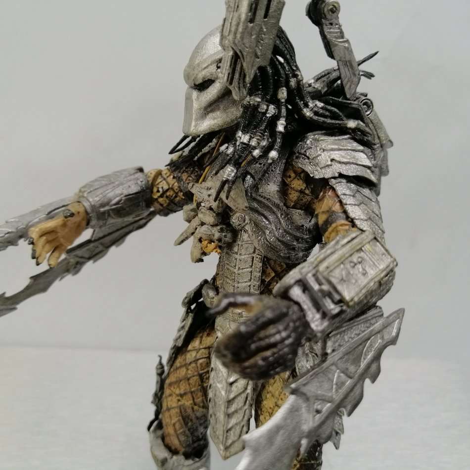 FANTASTIC!!! Highly Detailed Original Predator Figurine (230mm) Figure 2