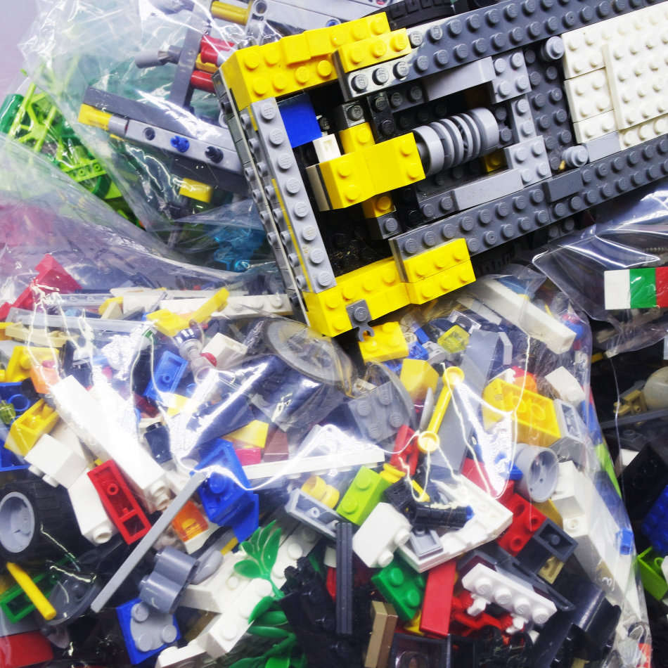 COLLOSAL!!! Over 16kg of Original Lego!!! Bid For All!!!