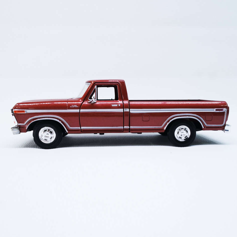 Original Die Cast Metal 1979 Ford F150 Custom Scale 1:24!!!