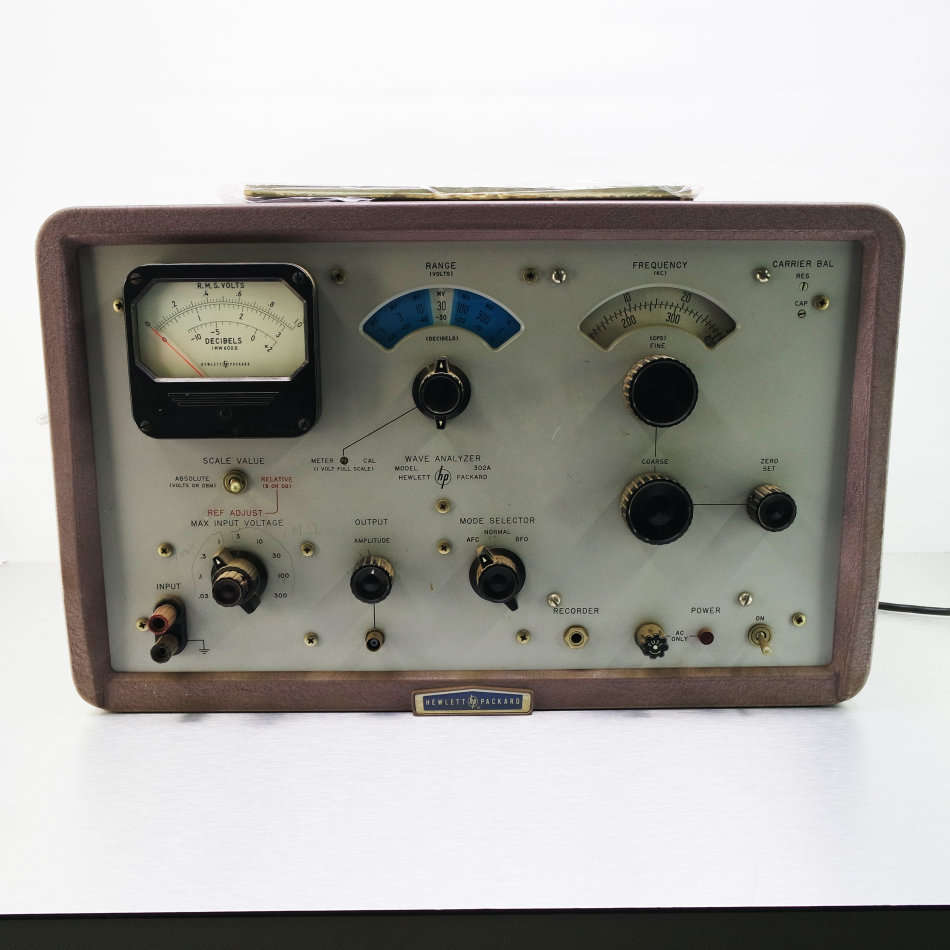LARGE Original Vintage Hewlett Packard Wave Analyzer !!!