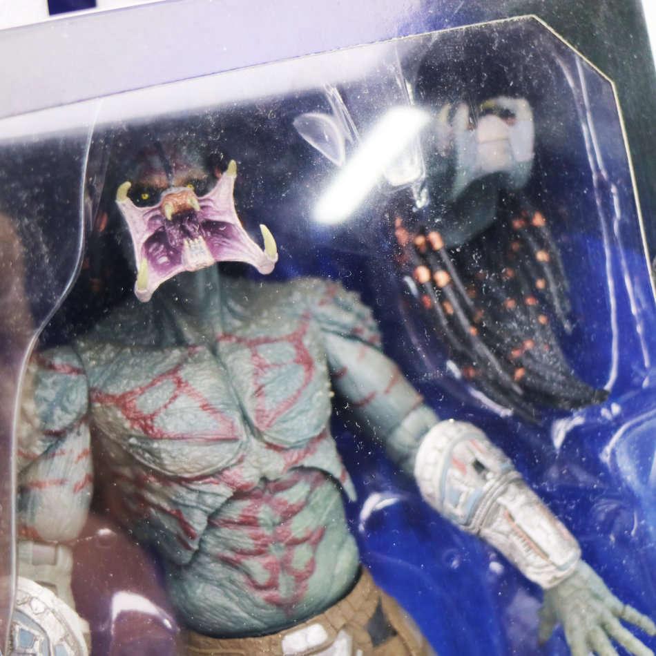 Highly Collectible NECA Predator 2018: Armored Assassin Predator Action Figure!!! Complete!!!