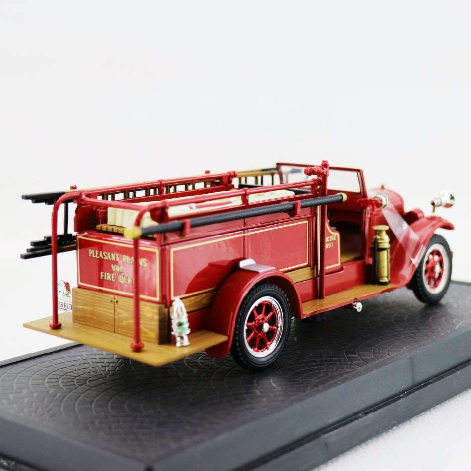 Highly Detailed Die Cast Metal 1928 REO Fire Engine (Boxed)