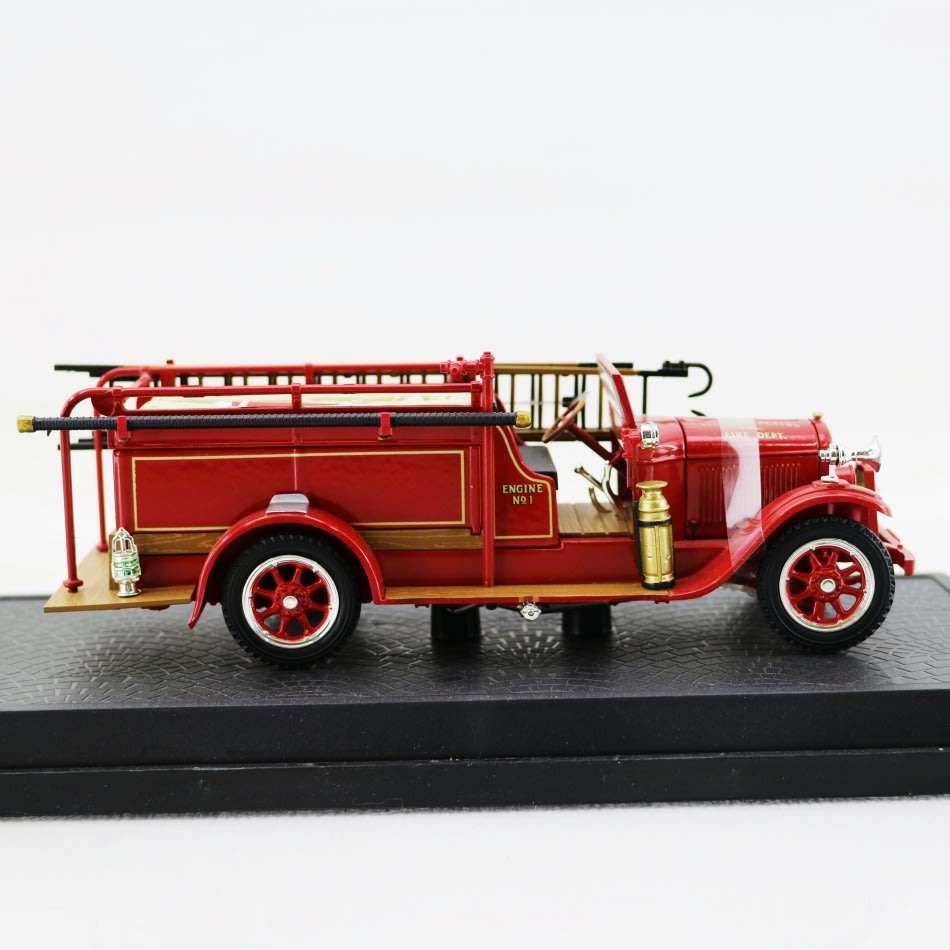 Highly Detailed Die Cast Metal 1928 REO Fire Engine (Boxed)