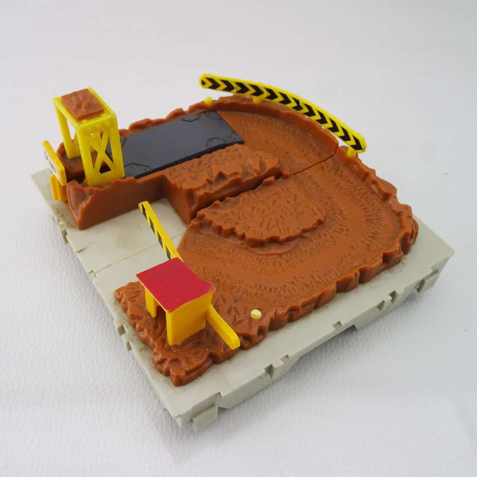 Original 1980's Micromachines Travel City Fold Up Dumping Yard Play Set!!!