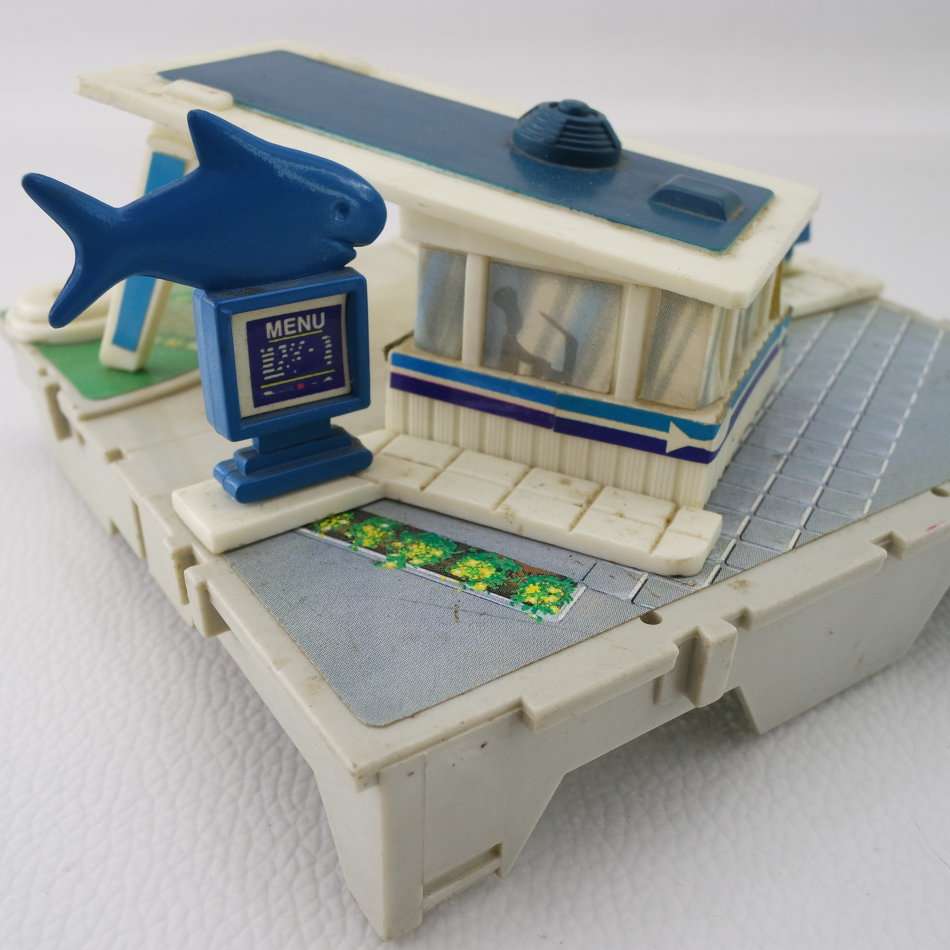 Original 1980's Micromachines Travel City Fold Up Fish Shop Play Set!!!