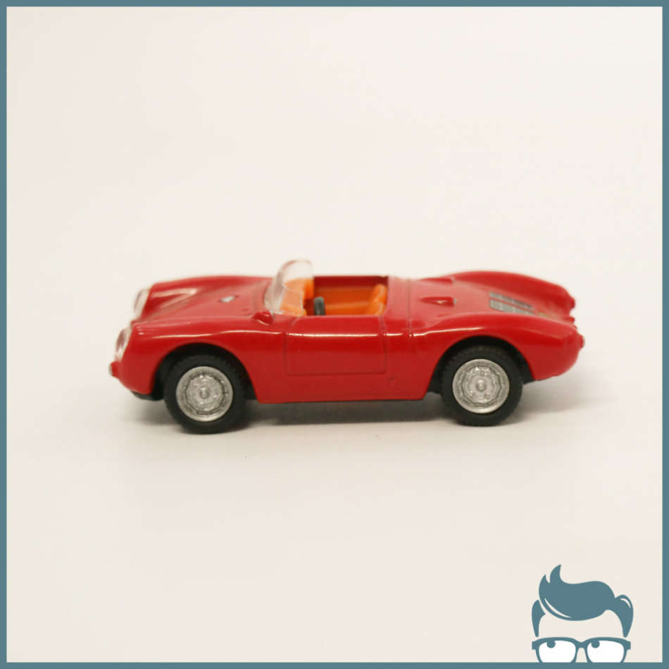 Detailed Miniature Die Cast Metal Porsche Spyder Scale 1:72