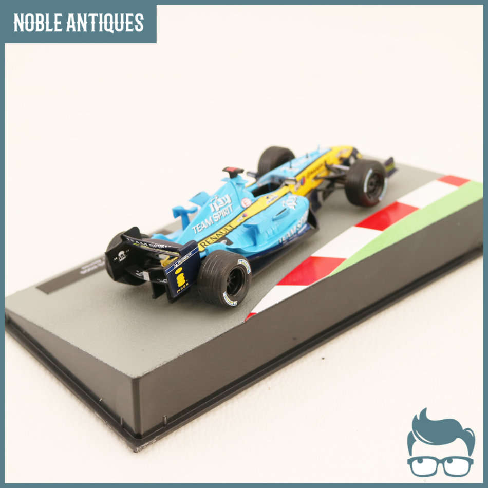 Detailed Acrylic Boxed Die Cast Metal F1 2005 Renault R25!!!