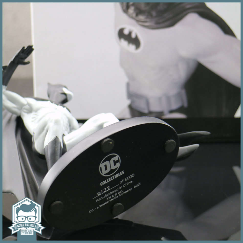 Original Limited Edition Boxed Cold Cast Black And White Batman by Gene Colan 0122/5000 !!!