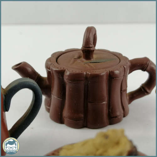 Exquisite Detailed Hand Crafted Miniature Japanese Tea Pots!!!