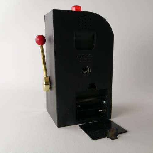 Novelty Battery Operated Desktop Gambling Machine!!!