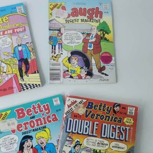 Vintage Mini Archie and Betty Comic Collection!!! Bid For All!!!
