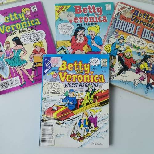 Vintage Mini Archie and Betty Comic Collection!!! Bid For All!!!