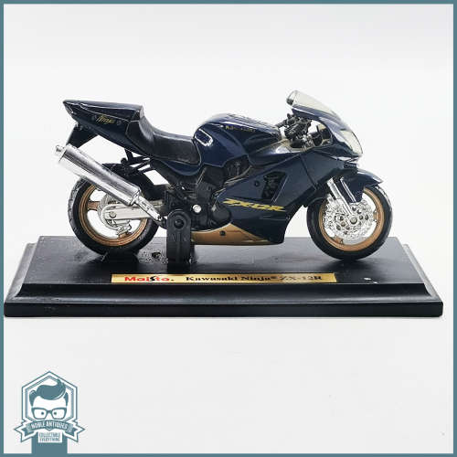 Detailed Die Cast Kawasaki Ninja ZX12R Scale 1:18!!!