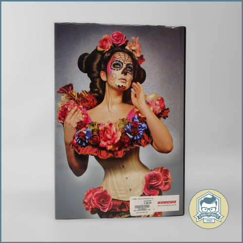 666 Photography: Virgin Queens and High-Camp Divas Hardcover  July 1, 2010 (A4 Hard Cover + Jacket)