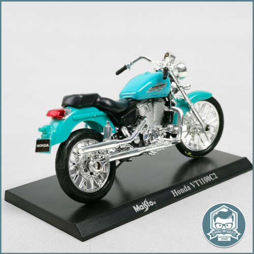 Detailed Die Cast Maisto Honda VT1100C2 Scale 1:18!!!