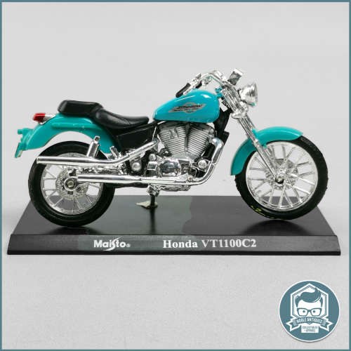 Detailed Die Cast Maisto Honda VT1100C2 Scale 1:18!!!