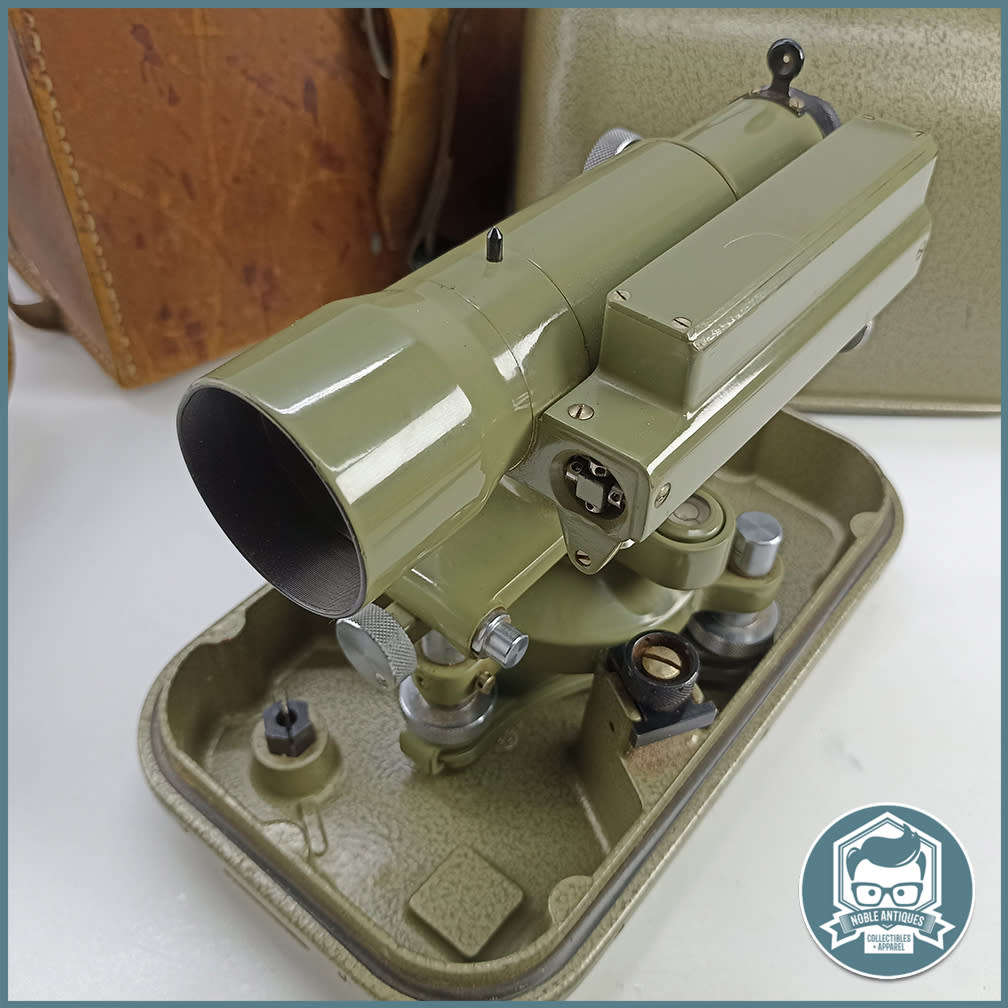 Vintage Wild Heerbrugg Switzerland dumpy level with Cover and Leather Bag!!!