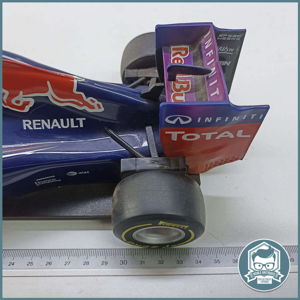 Maisto Infiniti Red Bull Racing RB9 F1 Model Car 38cm Long!!!