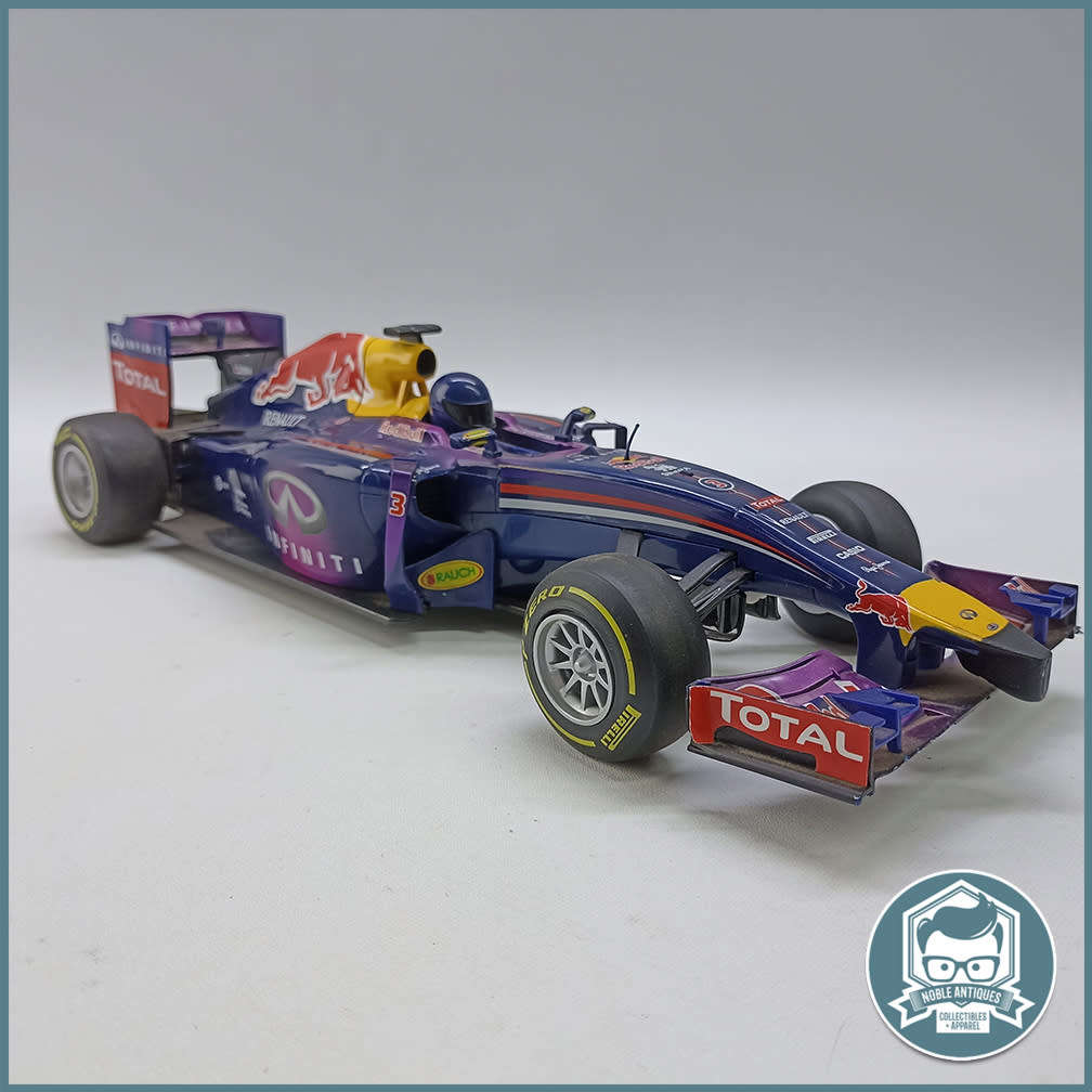 Maisto Infiniti Red Bull Racing RB9 F1 Model Car 38cm Long!!!