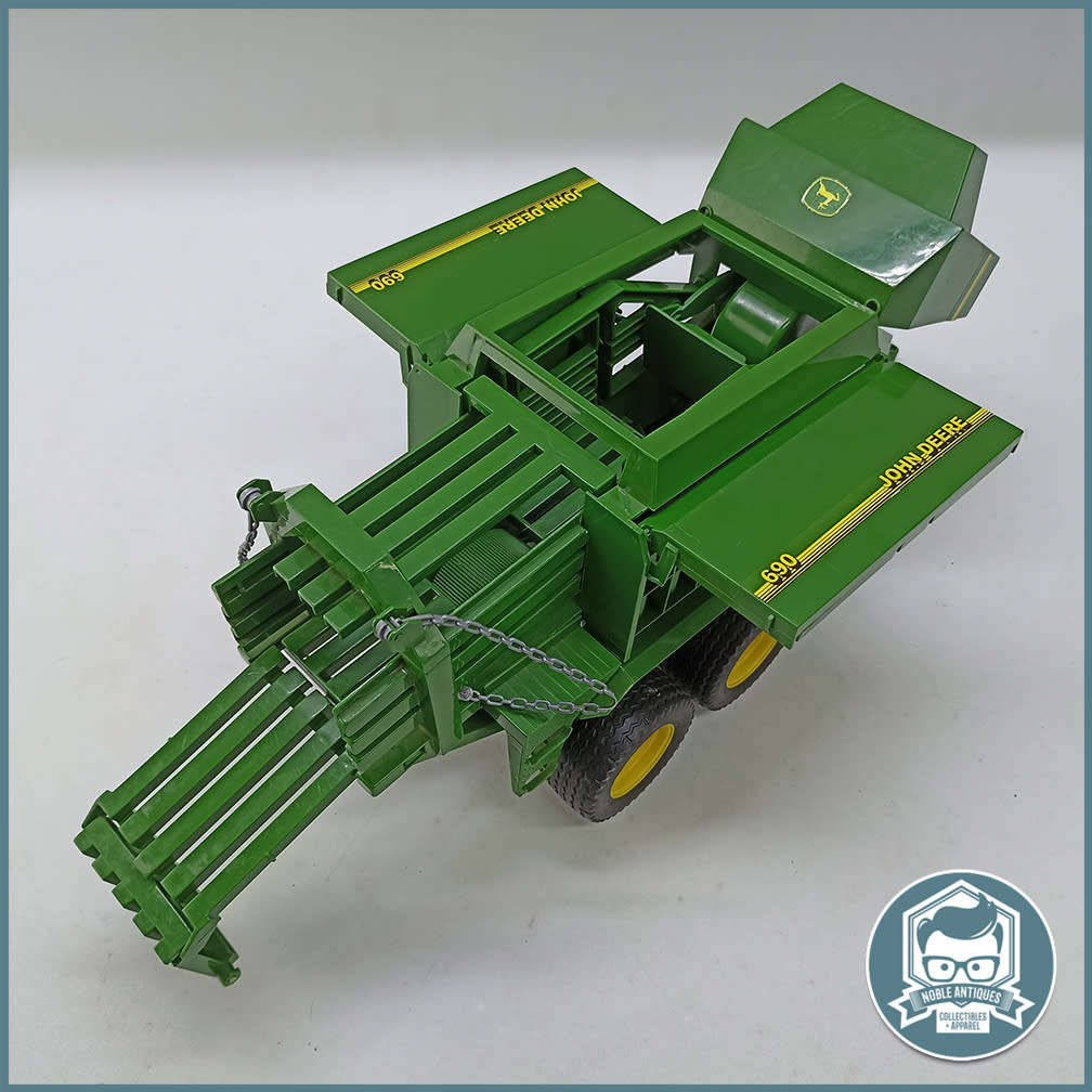 LARGE Bruder John Deere Big Balepress!!!