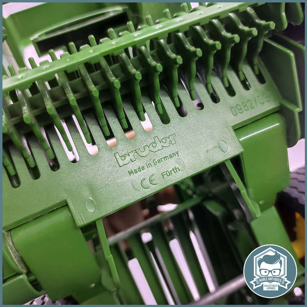 LARGE Bruder John Deere Big Balepress!!!