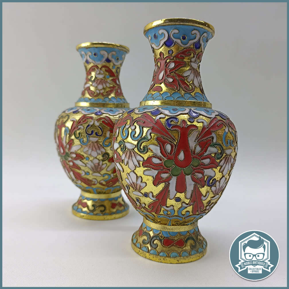 Two Vintage Chinese Cloisonné Vase with Flower Motif!!!
