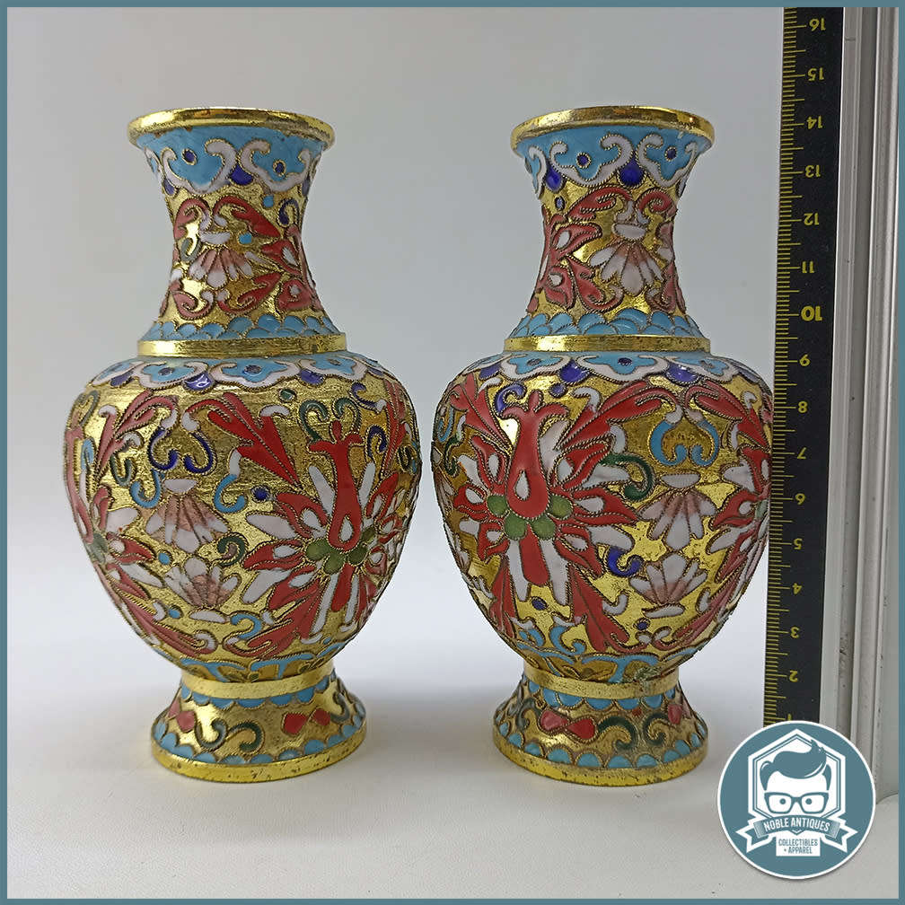 Two Vintage Chinese Cloisonné Vase with Flower Motif!!!