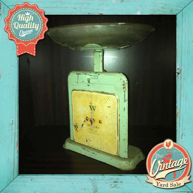 Antique Kitchen Scale Including Weighing Bucket (+/- 25cm high)